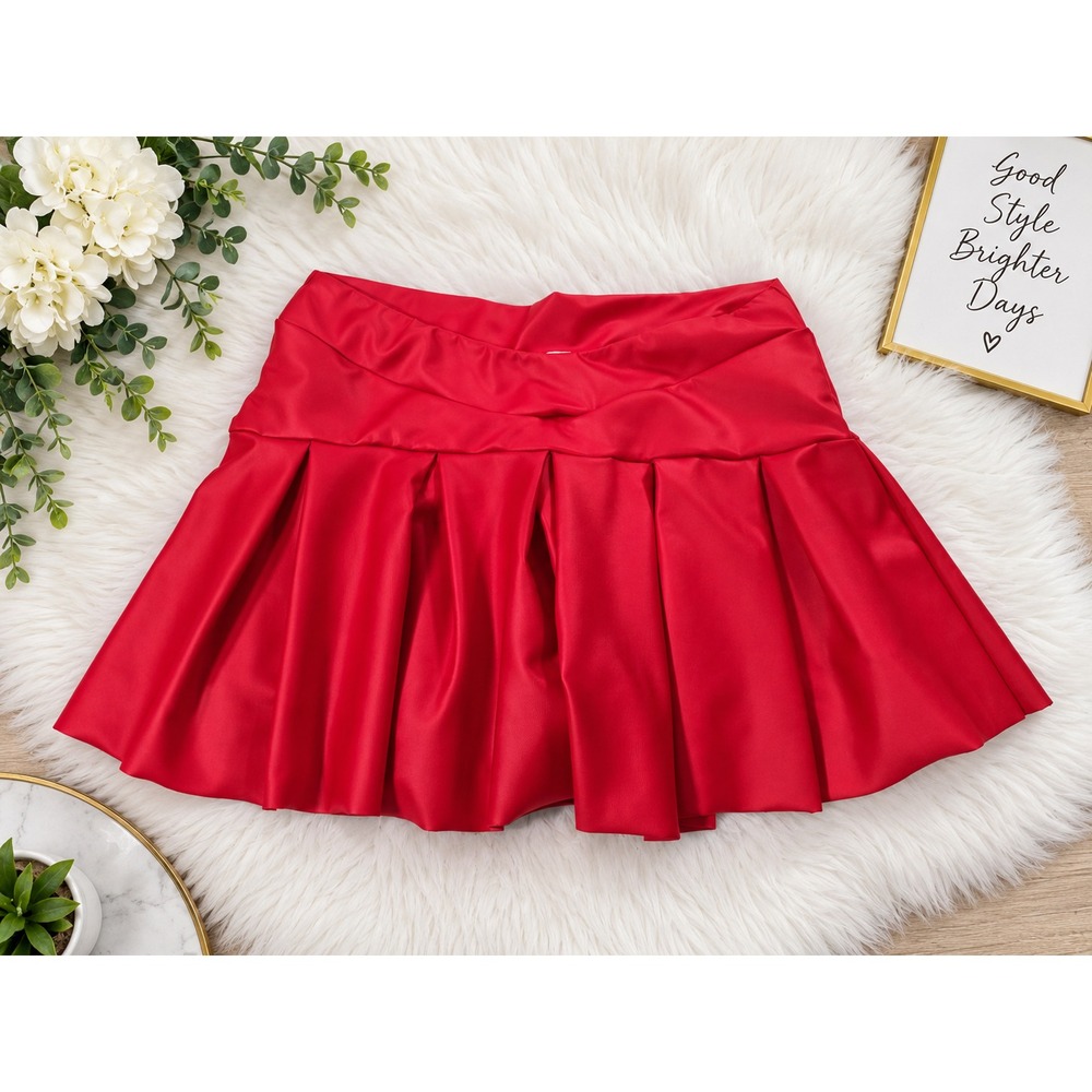 Women's Red Pleated Short Skirt Size M Regular Satin/Faux Leather